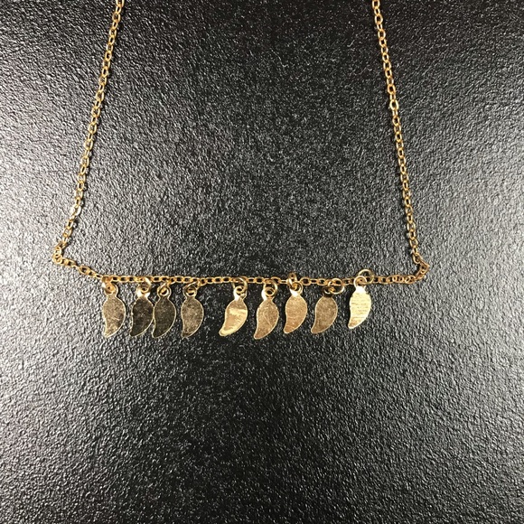 Faux Gold Feather Shape Leaf Charm Choker Necklace - Picture 2 of 8